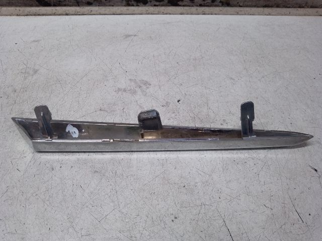 bontott TOYOTA YARIS Bal első Lökhárító Díszléc