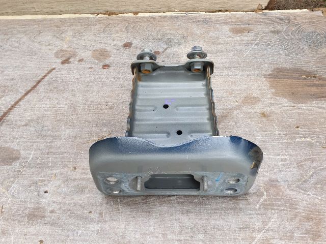 bontott TOYOTA YARIS Bal első Lökhárító Merevítő Tartó (Fém)