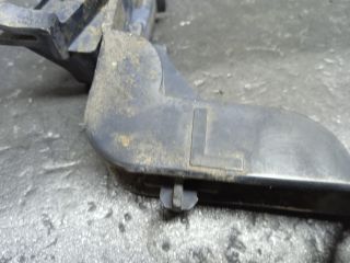 bontott TOYOTA YARIS Bal első Lökhárító Tartó (Műanyag)