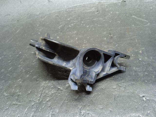 bontott TOYOTA YARIS Bal első Lökhárító Tartó (Műanyag)