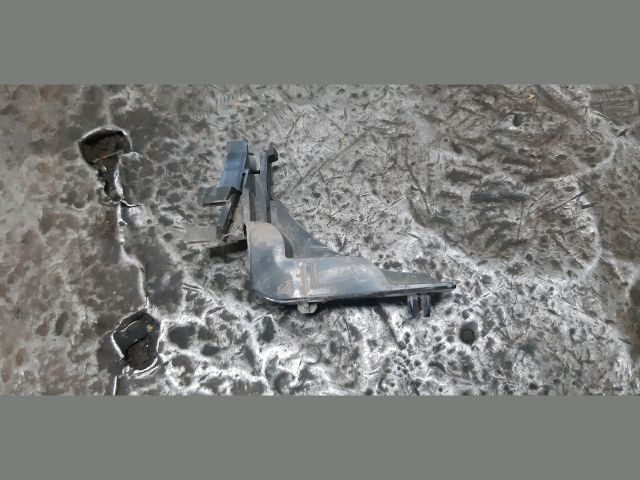 bontott TOYOTA YARIS Bal első Lökhárító Tartó (Műanyag)