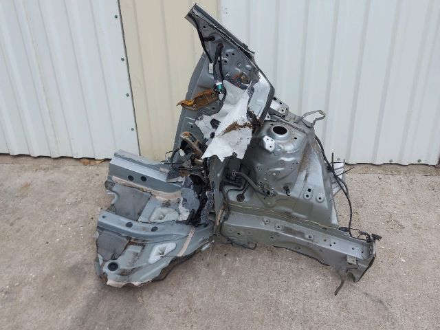 bontott TOYOTA YARIS Bal első Negyed Karosszéria Csomag