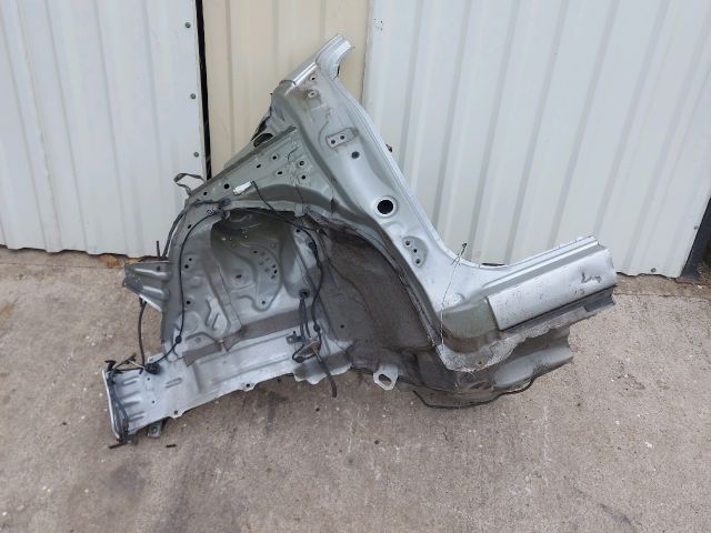 bontott TOYOTA YARIS Bal első Negyed Karosszéria Csomag