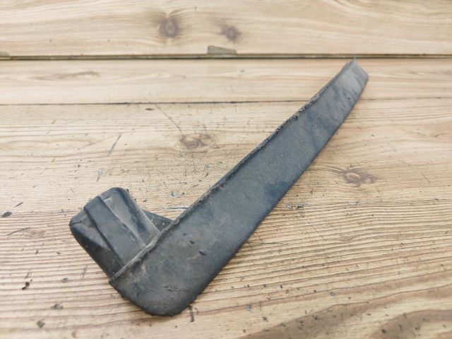 bontott TOYOTA YARIS Bal első Oldal Lökhárító Tartó (Műanyag)