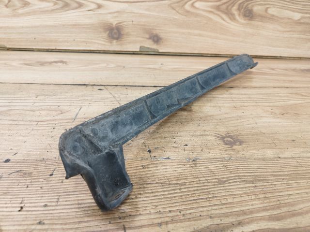 bontott TOYOTA YARIS Bal első Oldal Lökhárító Tartó (Műanyag)