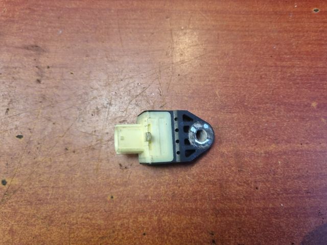 bontott TOYOTA YARIS Bal első Oldal Ütközés Érzékelő