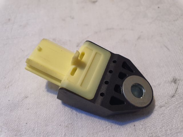 bontott TOYOTA YARIS Bal első Oldal Ütközés Érzékelő