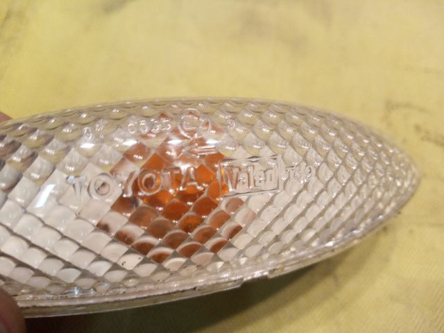 bontott TOYOTA YARIS Bal első Sárvédő Irányjelző