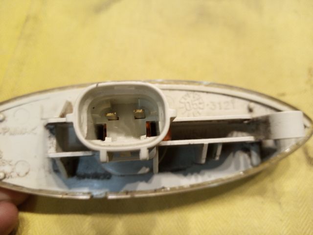 bontott TOYOTA YARIS Bal első Sárvédő Irányjelző