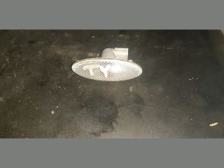 bontott TOYOTA YARIS Bal első Sárvédő Irányjelző