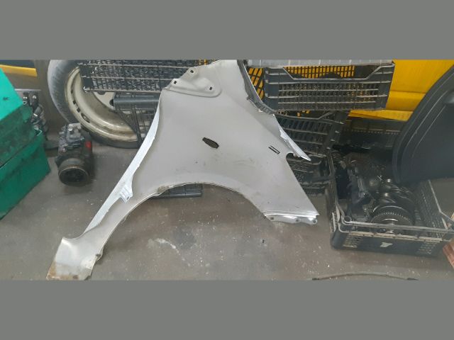 bontott TOYOTA YARIS Bal első Sárvédő