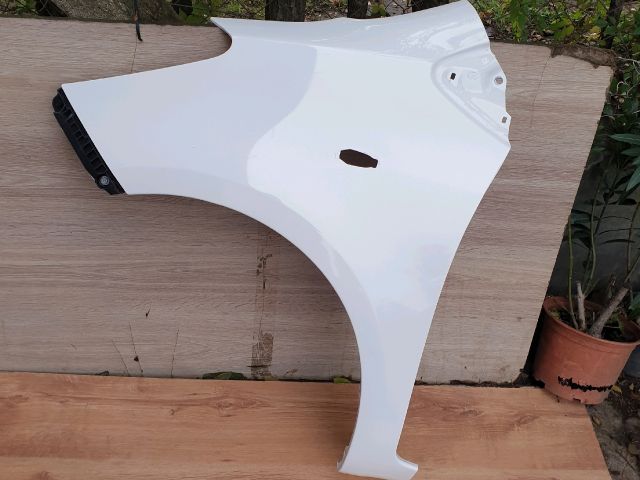 bontott TOYOTA YARIS Bal első Sárvédő