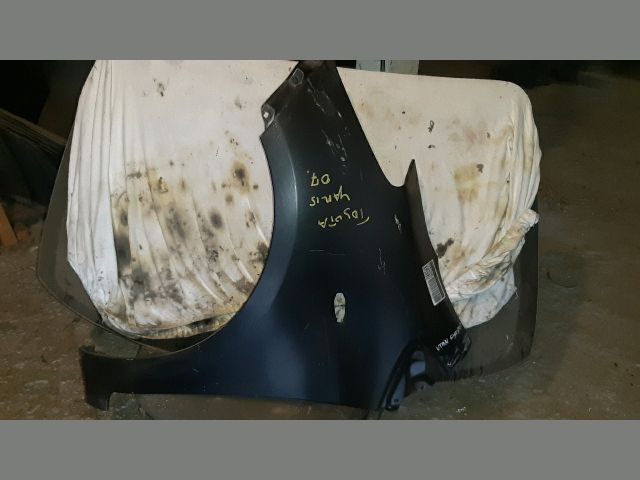 bontott TOYOTA YARIS Bal első Sárvédő