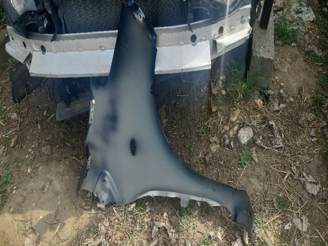 bontott TOYOTA YARIS Bal első Sárvédő