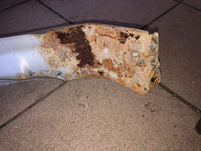 bontott TOYOTA YARIS Bal első Sárvédő