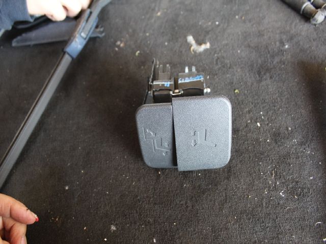 bontott TOYOTA YARIS Bal első Ülésállító Kapcsoló