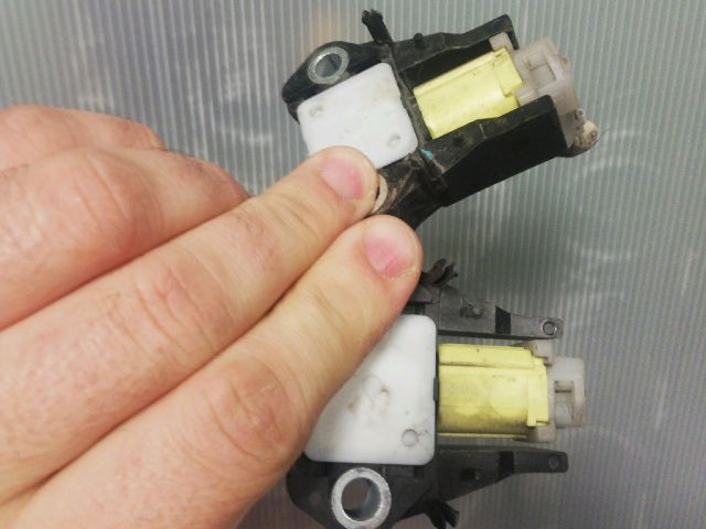 bontott TOYOTA YARIS Bal első Ütközés Érzékelő (Homlokfalon)