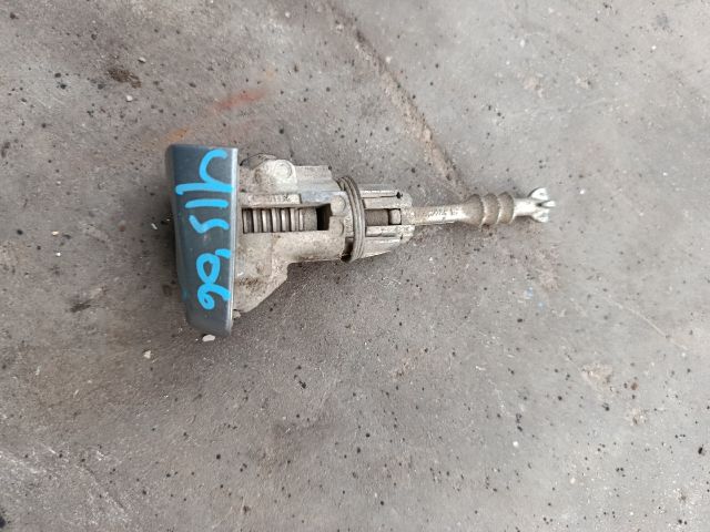 bontott TOYOTA YARIS Bal első Zárbetét