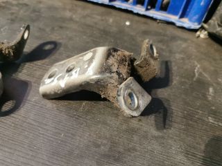 bontott TOYOTA YARIS Bal első Zsanér