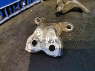 bontott TOYOTA YARIS Bal első Zsanér