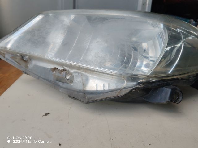 bontott TOYOTA YARIS Bal Fényszóró