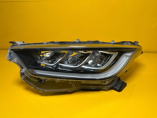 bontott TOYOTA YARIS Bal Fényszóró