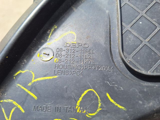 bontott TOYOTA YARIS Bal Fényszóró