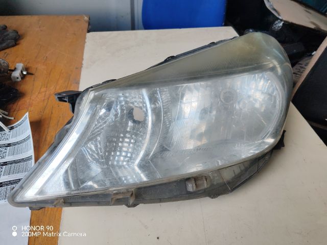 bontott TOYOTA YARIS Bal Fényszóró