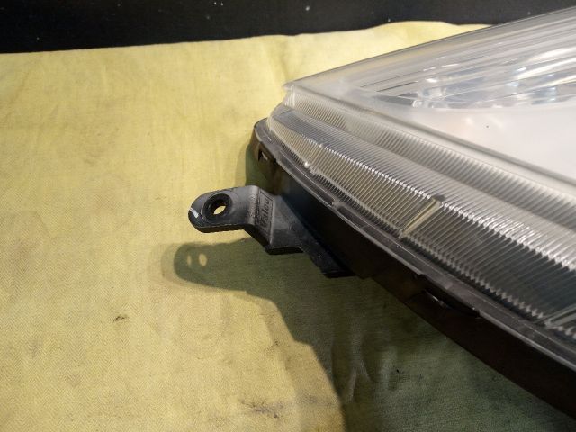 bontott TOYOTA YARIS Bal Fényszóró