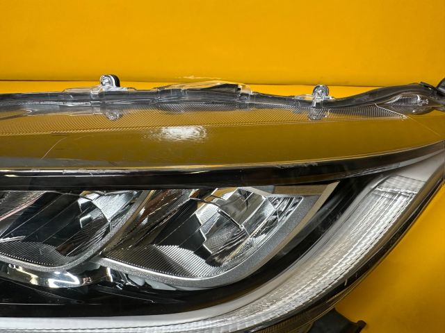 bontott TOYOTA YARIS Bal Fényszóró