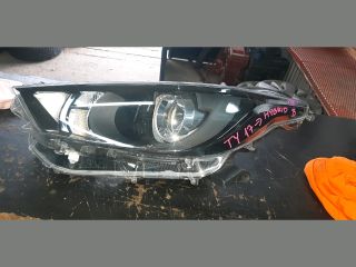 bontott TOYOTA YARIS Bal Fényszóró