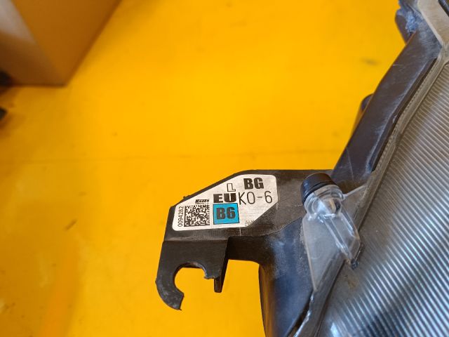 bontott TOYOTA YARIS Bal Fényszóró