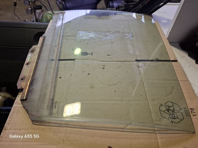 bontott TOYOTA YARIS Bal hátsó Ablak