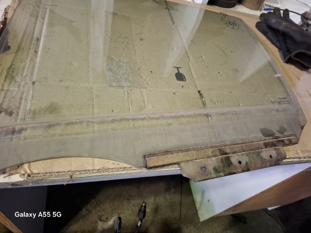 bontott TOYOTA YARIS Bal hátsó Ablak