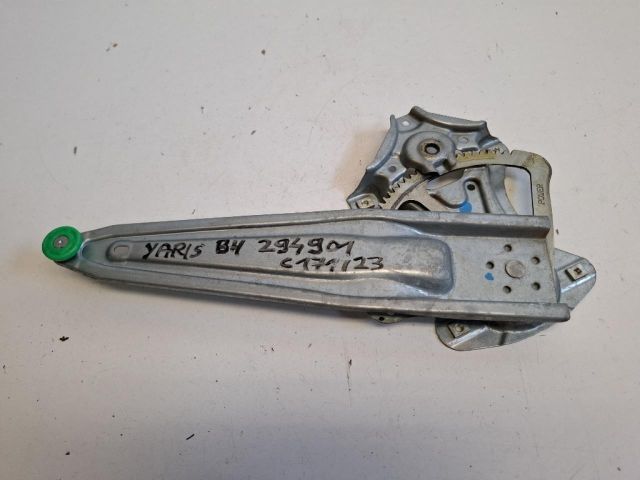 bontott TOYOTA YARIS Bal hátsó Ablakemelő Szerkezet (Elektromos)