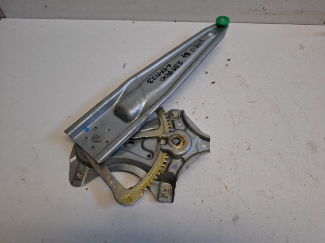 bontott TOYOTA YARIS Bal hátsó Ablakemelő Szerkezet (Elektromos)