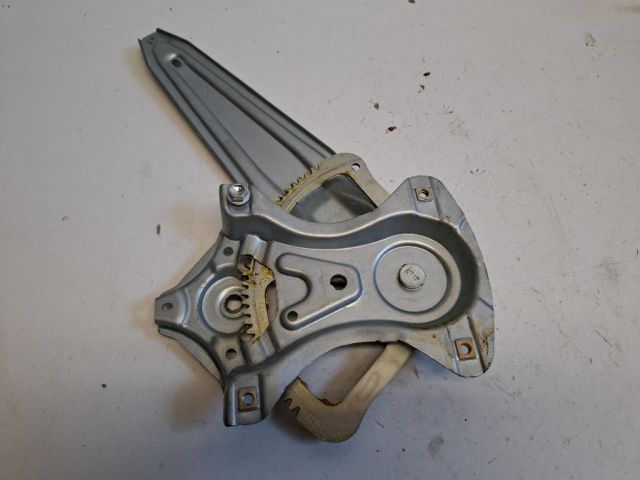 bontott TOYOTA YARIS Bal hátsó Ablakemelő Szerkezet (Elektromos)