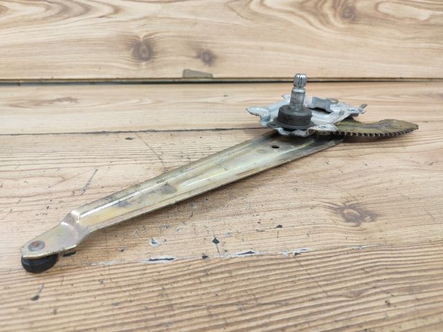 bontott TOYOTA YARIS Bal hátsó Ablakemelő Szerkezet (Mechanikus)