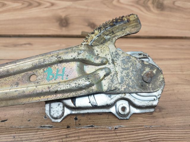 bontott TOYOTA YARIS Bal hátsó Ablakemelő Szerkezet (Mechanikus)