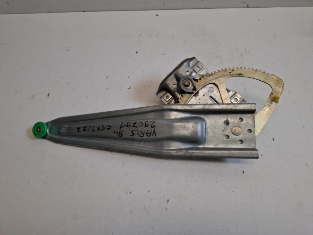 bontott TOYOTA YARIS Bal hátsó Ablakemelő Szerkezet (Mechanikus)