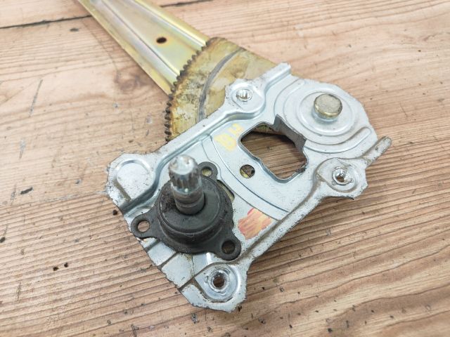 bontott TOYOTA YARIS Bal hátsó Ablakemelő Szerkezet (Mechanikus)