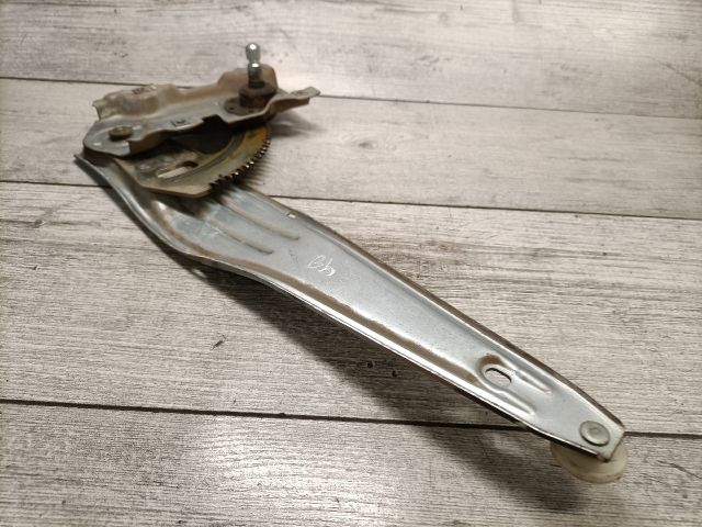 bontott TOYOTA YARIS Bal hátsó Ablakemelő Szerkezet (Mechanikus)