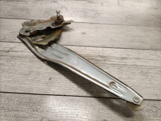 bontott TOYOTA YARIS Bal hátsó Ablakemelő Szerkezet (Mechanikus)