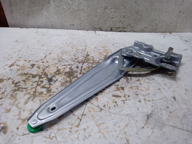 bontott TOYOTA YARIS Bal hátsó Ablakemelő Szerkezet (Mechanikus)