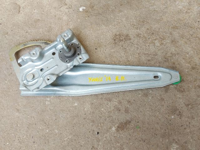 bontott TOYOTA YARIS Bal hátsó Ablakemelő Szerkezet (Mechanikus)