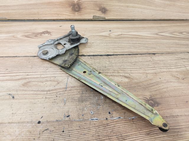 bontott TOYOTA YARIS Bal hátsó Ablakemelő Szerkezet (Mechanikus)