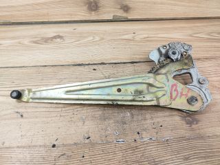 bontott TOYOTA YARIS Bal hátsó Ablakemelő Szerkezet (Mechanikus)