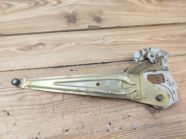 bontott TOYOTA YARIS Bal hátsó Ablakemelő Szerkezet (Mechanikus)