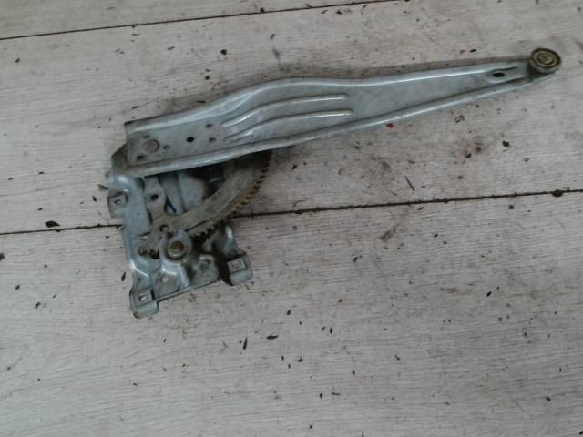 bontott TOYOTA YARIS Bal hátsó Ablakemelő Szerkezet (Mechanikus)