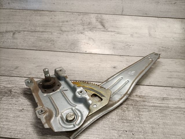 bontott TOYOTA YARIS Bal hátsó Ablakemelő Szerkezet (Mechanikus)